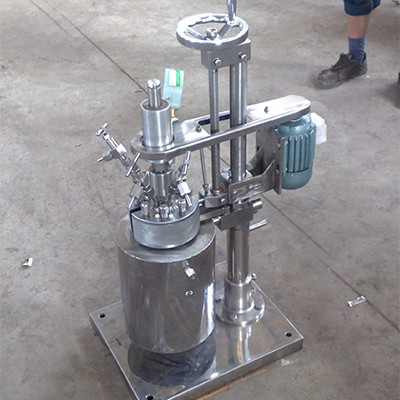 升降翻轉(zhuǎn)快開反應(yīng)釜 升降翻轉(zhuǎn)快開反應(yīng)釜